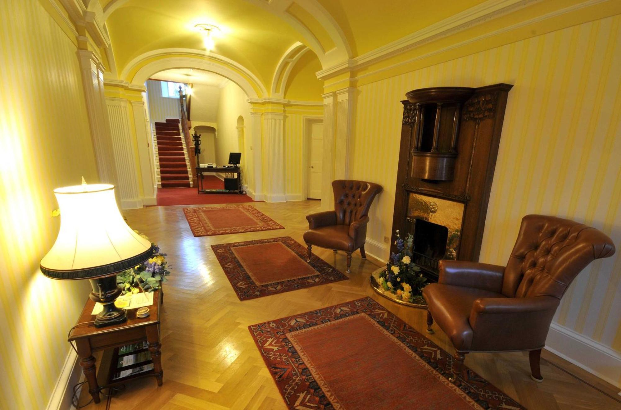 Woodland House Hotel Dumfries Exteriör bild